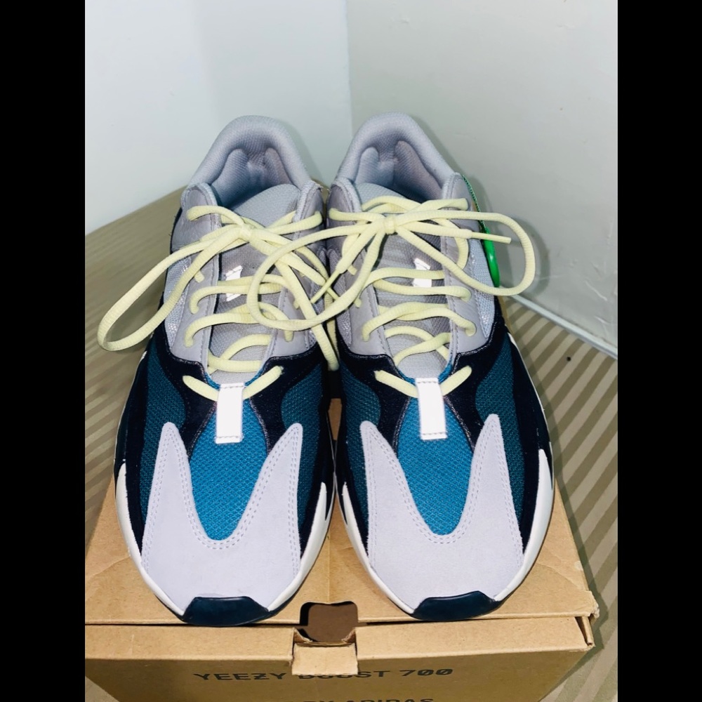 Yeezy 700 wave runner adidas